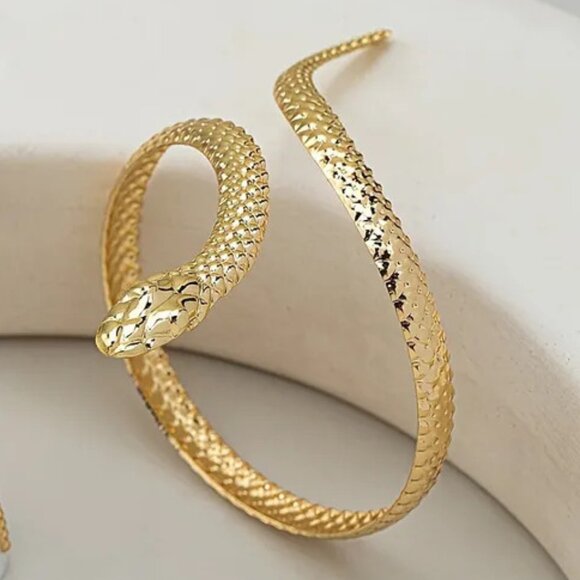 3/$35 Gold Tone Textured Snake Metal Bracelet Cuff Bangle Wrap Statement Jewelry - Picture 5 of 7